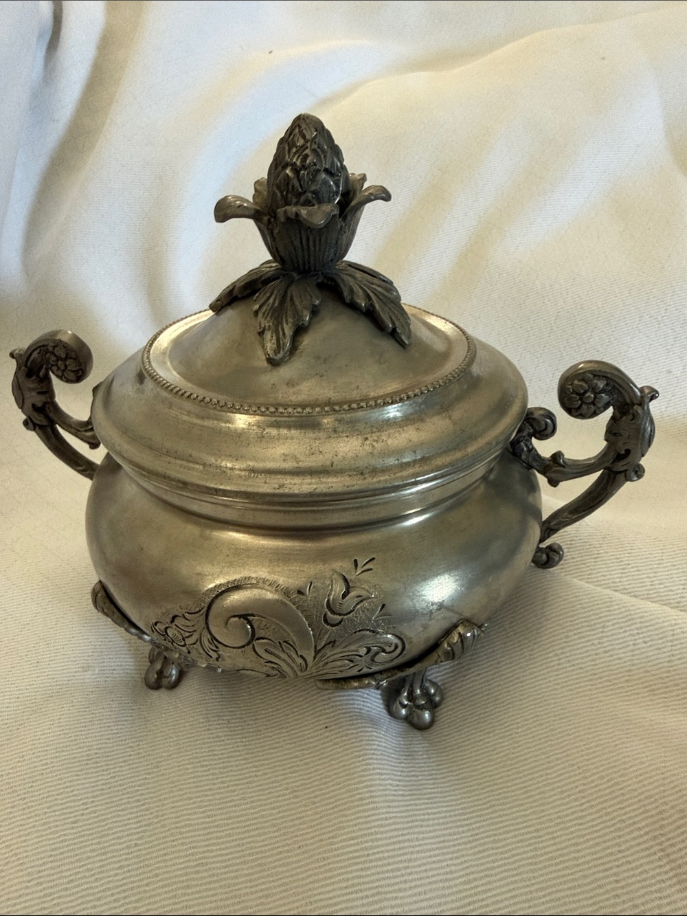 Vintage Pewter Lidded Dish Estanho Puro 95% Sn JD Footed Floral